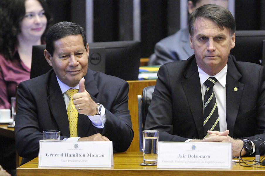 Mourão não é saída