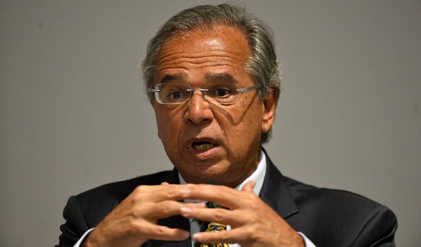 Dólar tem maior alta em 22 meses e vai a R$ 3,90, com exterior e incertezas sobre Previdência