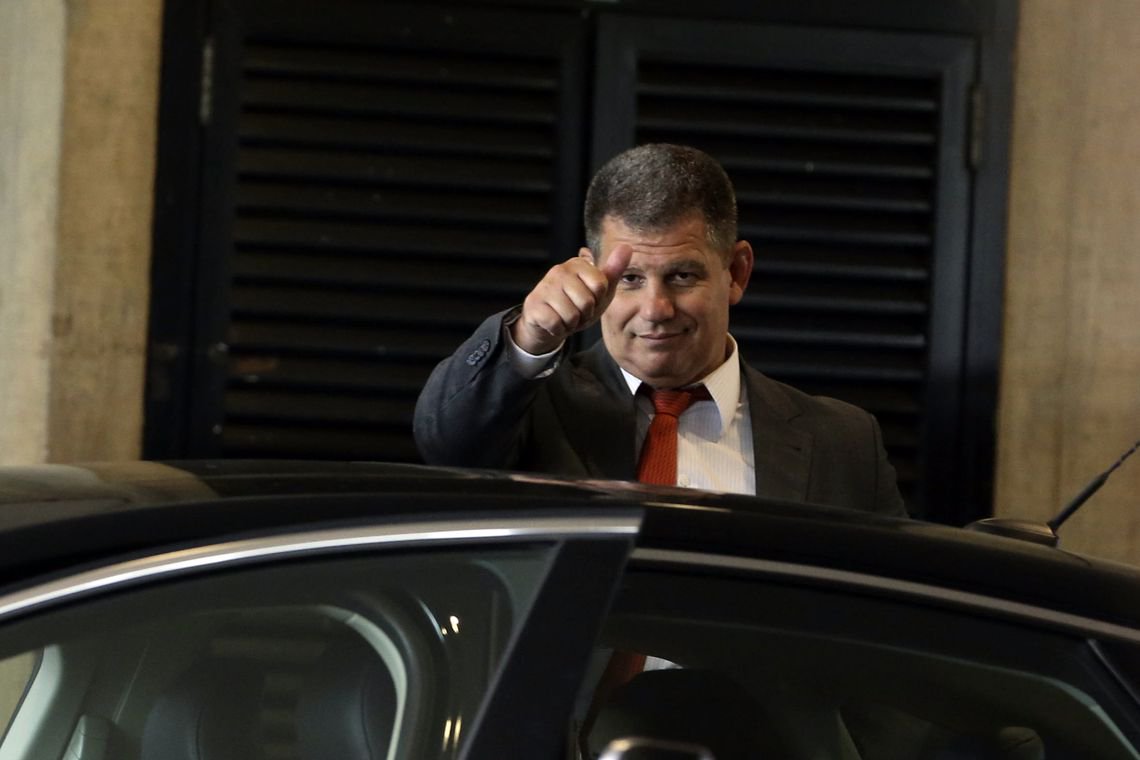Bebianno vai de “laranjeiro” a homem-bomba?
