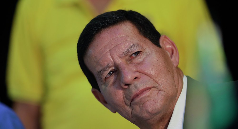 Mourão está no comando