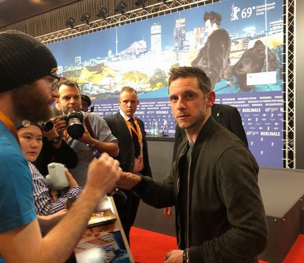 Filme do Festival de Berlim explora luta de supremacista branco para mudar de vida