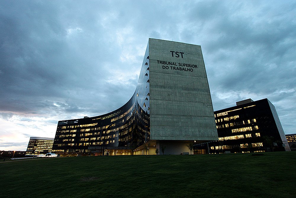 TST diz que greve contra privatização de estatal é 'ato abusivo'