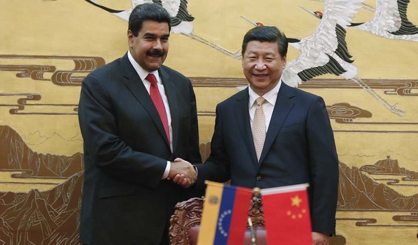 China pede negociações pacíficas para resolver crise na Venezuela