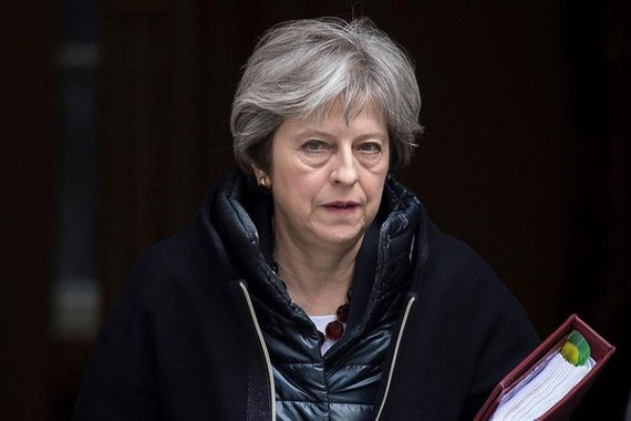 Theresa May quer cooperação com União Europeia para garantir Brexit