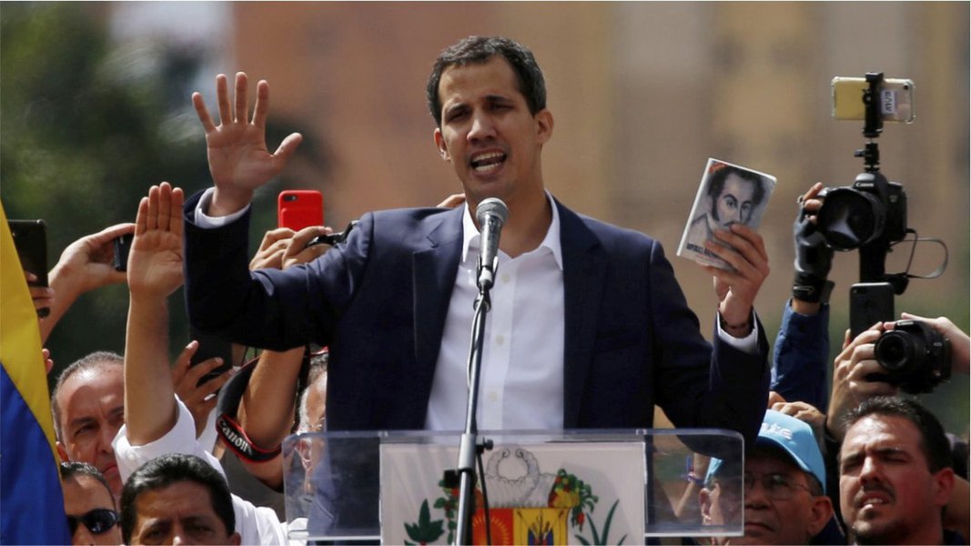 Países que apoiam Guaidó alimentam crise na Venezuela, diz Turquia