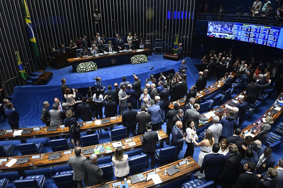 Deu a louca no Senado