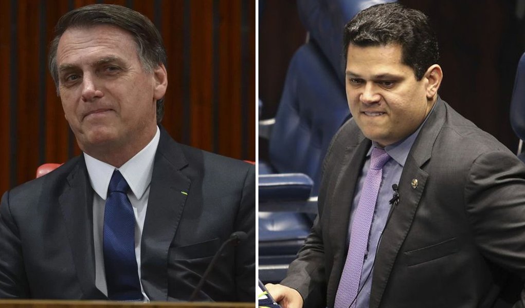 Bolsonaro elege presidente do Senado com voto de cabresto