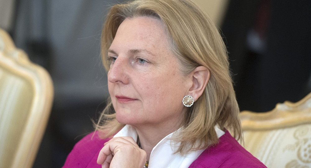 Ministra austríaca diz que Trump traz de volta ameaça nuclear à Europa