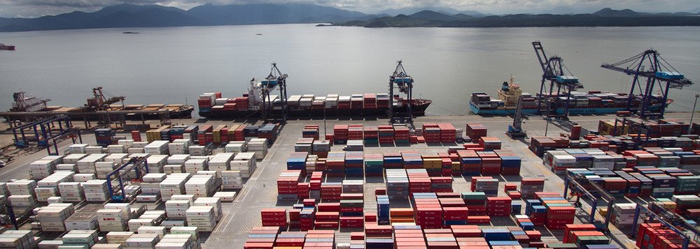 Superávit da balança comercial cai 22,4% em janeiro
