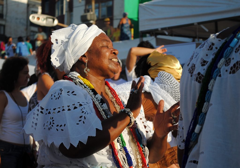 Condenada por racismo institucional, Record terá de transmitir programas sobre religiões de matriz africana