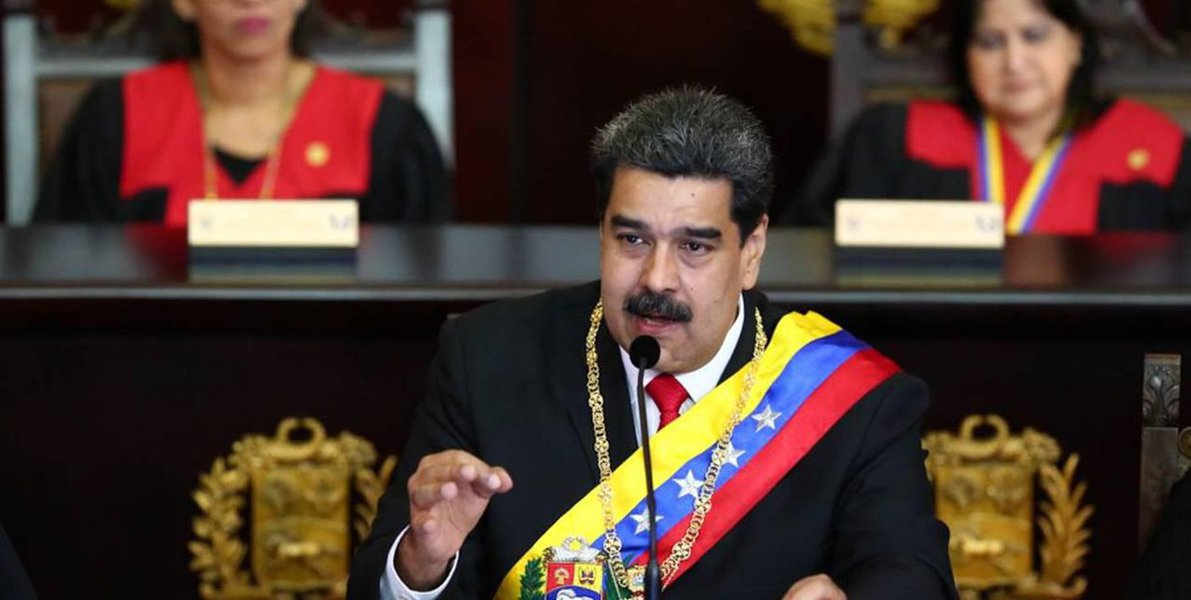Maduro diz sim a proposta de México e Uruguai para dialogar com oposição 