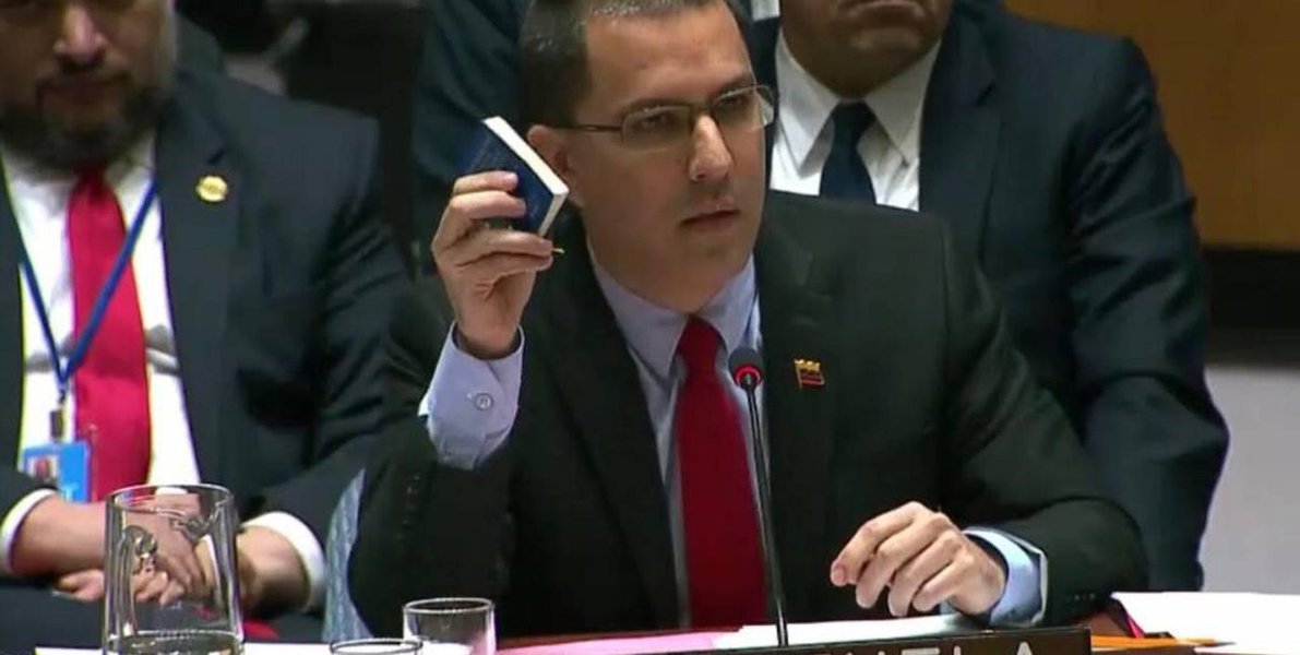Na ONU, chanceler venezuelano diz que EUA estão na vanguarda do golpe de Estado
