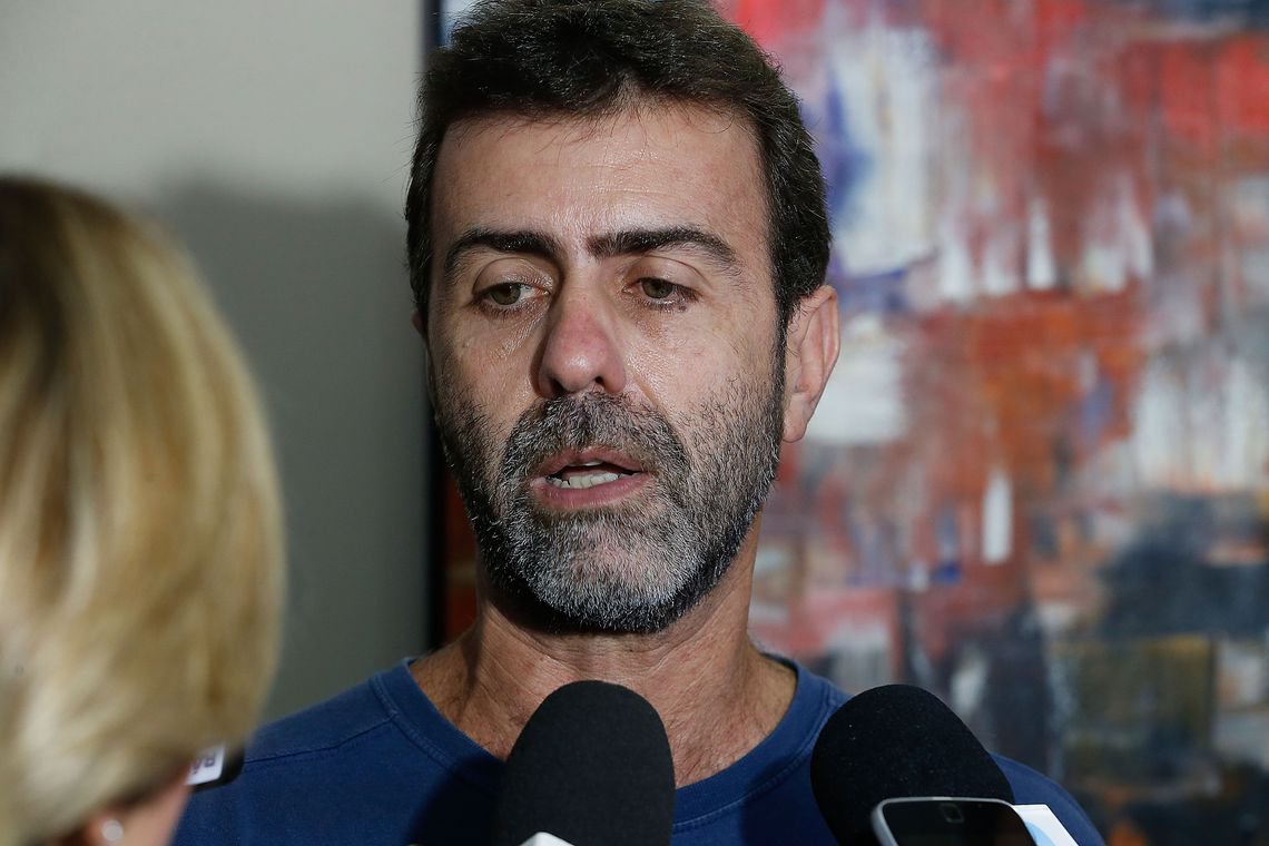 Freixo cobra Bolsonaro pai e filho por ligação com o Escritório do Crime