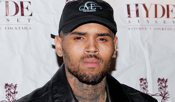 Chris Brown é preso em Paris após acusação de estupro
