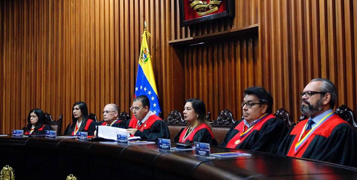 Tribunal Supremo da Venezuela anula decisões do Parlamento