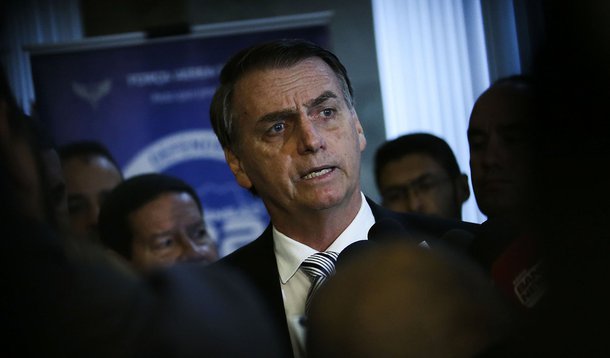 Bolsonaro é o racista-chefe da Ku Klux Klan e do 'lixo branco' brasileiro