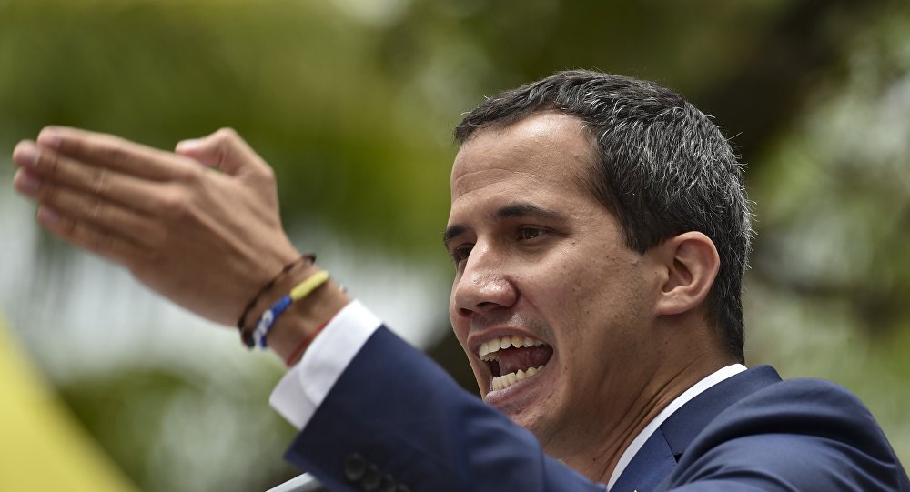 Prisão de militantes em embaixada foi a pedido de Guaidó, diz EUA