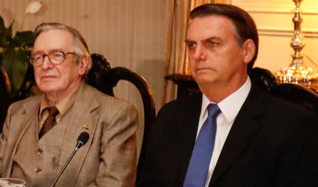 Amigo de Olavo pode ganhar embaixada em Washington