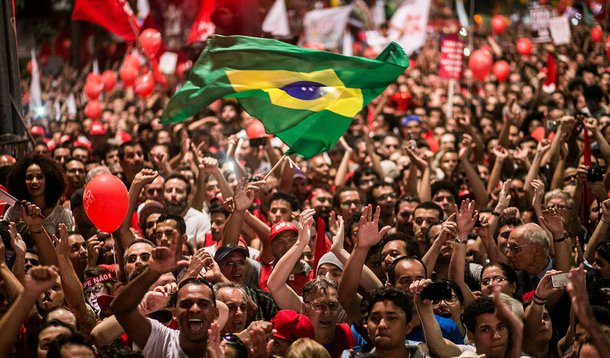 Escalada contra a democracia