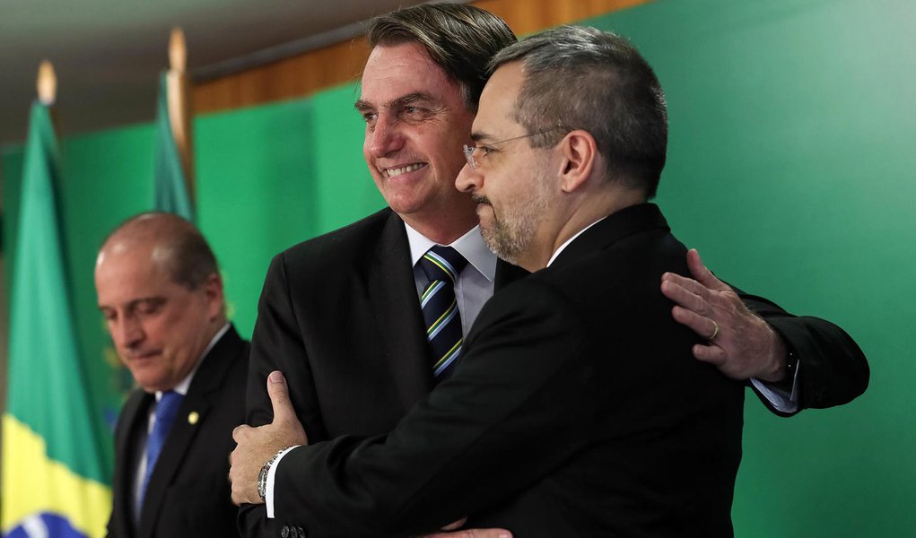 Bolsonaro e a destruição deliberada das universidades públicas