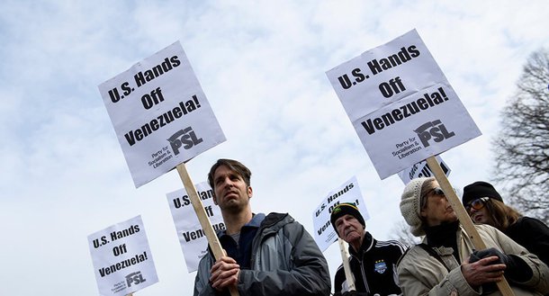 Jeffrey Sachs diz que sanções dos EUA à Venezuela mataram mais de 40.000 desde 2017