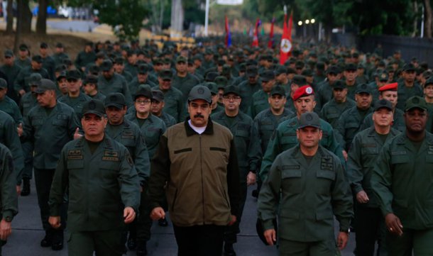 Maduro ordena que militares fiquem em alerta para defender o país de ataque dos EUA