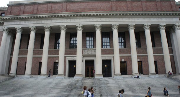 Sociólogos de Harvard e Cambridge criticam Bolsonaro