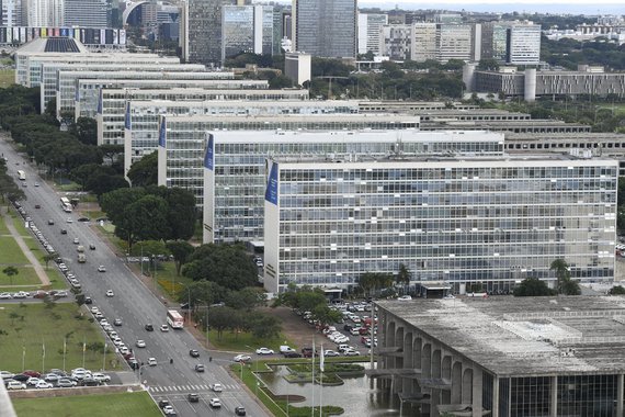 Economia remaneja R$ 3,6 bi para cinco ministérios