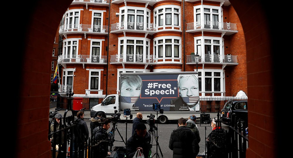 WikiLeaks denuncia espionagem de Equador contra Assange