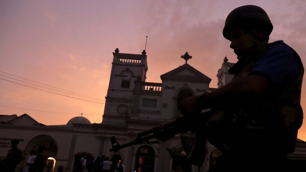 Operação militar contra refúgio do EI deixa 15 mortos no Sri Lanka