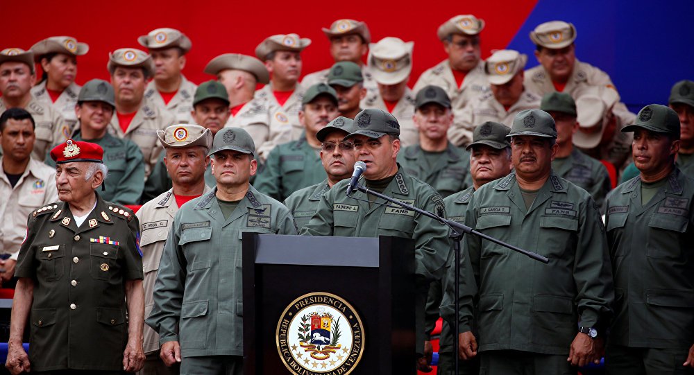 Ministro da Defesa da Venezuela reafirma lealdade a Maduro e combate aos golpistas 