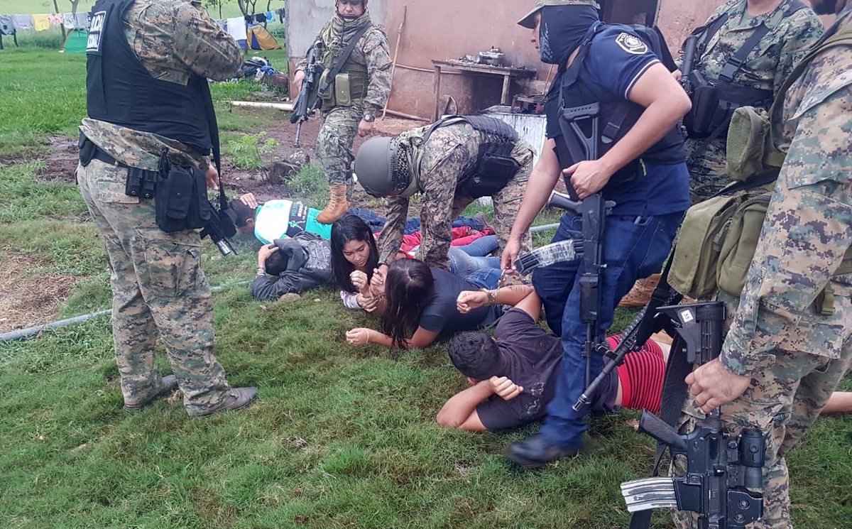 Polícia do Paraguai mata 6 suspeitos de integrar o Comando Vermelho