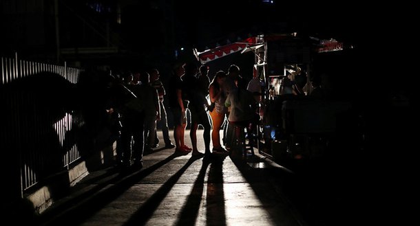 Venezuela encurta dia de trabalho para fortalecer redes elétricas contra ataques