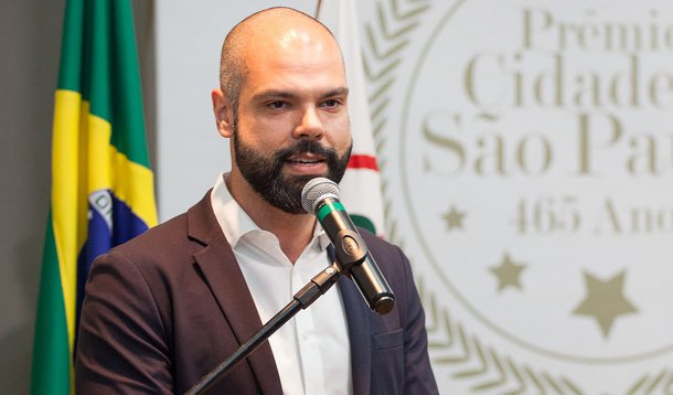 Covas suspende repasses e ameaça funcionamento dos bombeiros em São Paulo