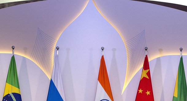 Banco dos BRICS anuncia investimentos em infraestrutura no Brasil