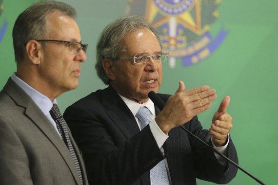 Tijolaço: governo fragiliza empresas para vendê-las 