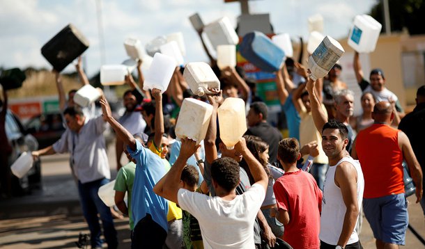 Caminhoneiros chamam linha de crédito do governo de 'esmola' 