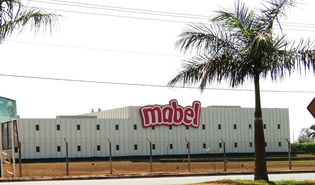Fábrica de bolachas fecha as portas e 300 trabalhadores são demitidos no MS
