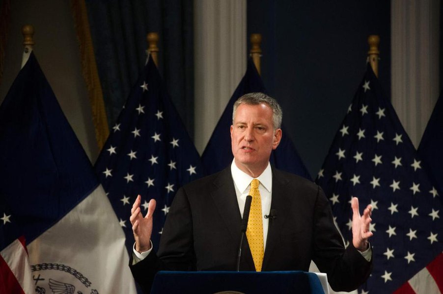 Prefeito de Nova York, Bill de Blasio, diz que Bolsonaro é homem muito perigoso