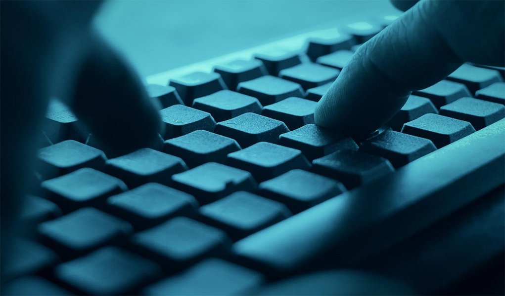 Linchamento virtual de jornalistas mulheres é cada vez mais comum