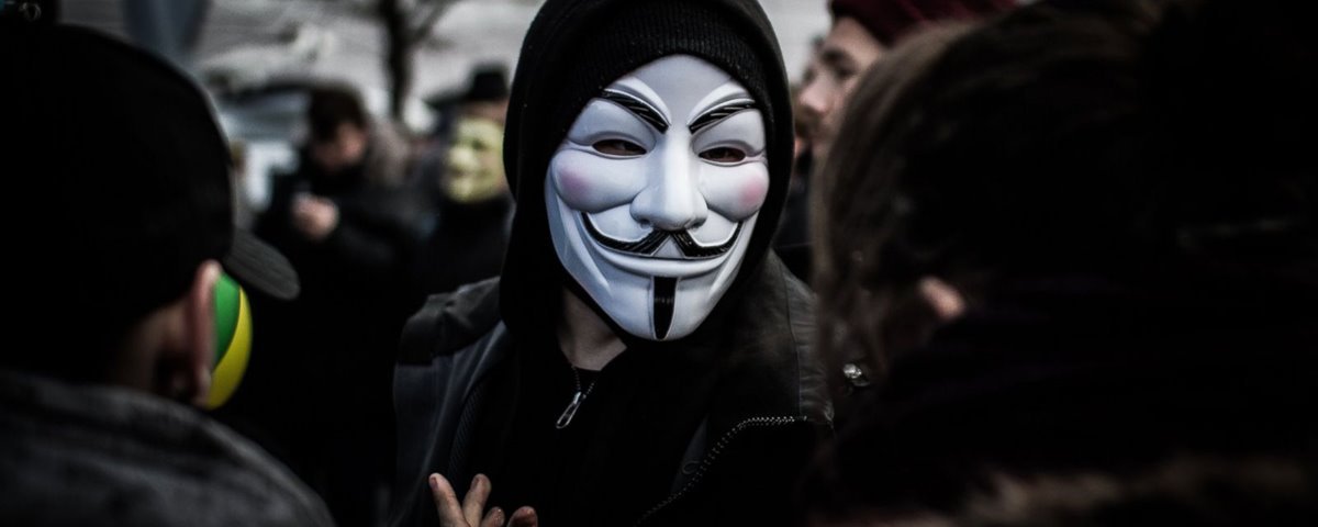 Anonymous derruba site da embaixada do Equador em Londres