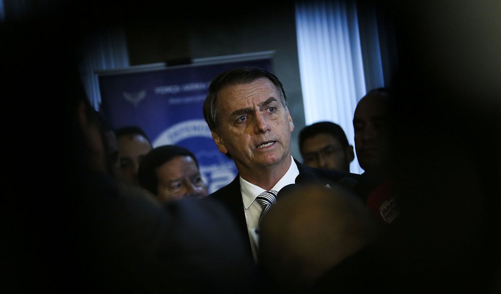 Bolsonaro mandou recados na Jovem Pan, aponta Fernando Brito