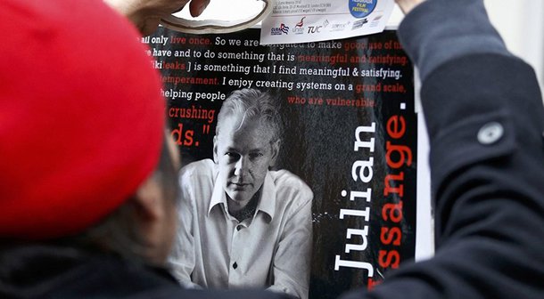 Editora-chefe da Sputnik sobre prisão de Assange: a hipocrisia mundial venceu