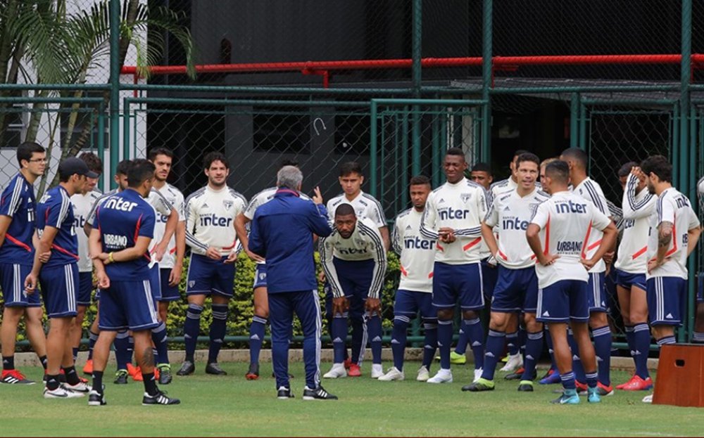 Morumbi, 16 horas: Cuca aposta no talento da molecada e Carille fecha o time na retranca