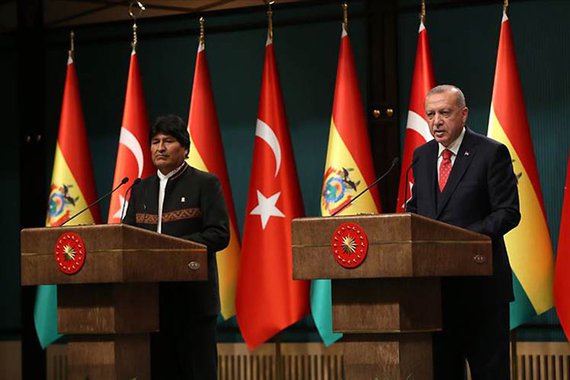 Bolívia e Turquia assinam acordos de colaboração econômica
