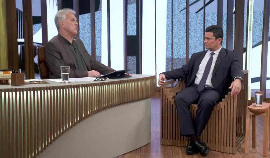 Moro classifica como 'incidente' fuzilamento de inocente no Rio
