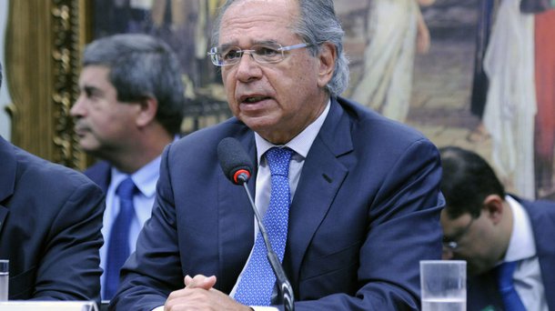 Sem proposta de emprego, Guedes critica vagabundos