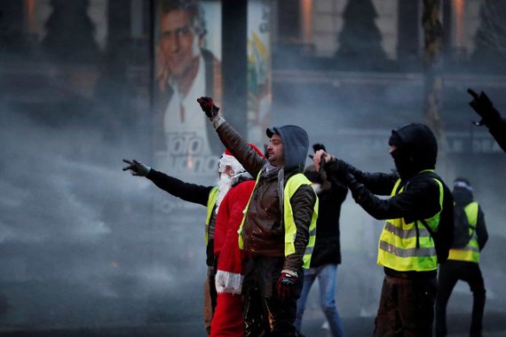 Coletes amarelos fazem protesto mais fraco desde início do movimento na França