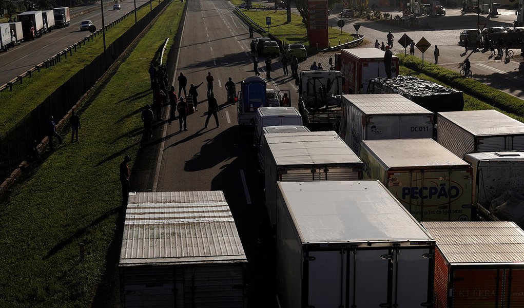 STF aplica multa de meio bilhão de reais a transportadoras