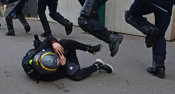 Polícia francesa prende 37 coletes amarelos após mais um dia de protestos
